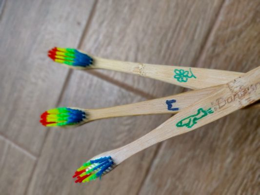 Dantesmile bamboo tothbrush marking with a pencil